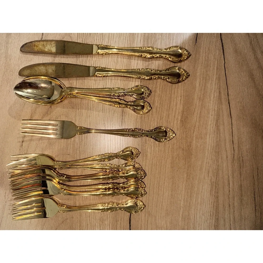 Supreme Cutlery Japan Gold Electroplated Stainless Flatware Shell Pattern 16 Pcs